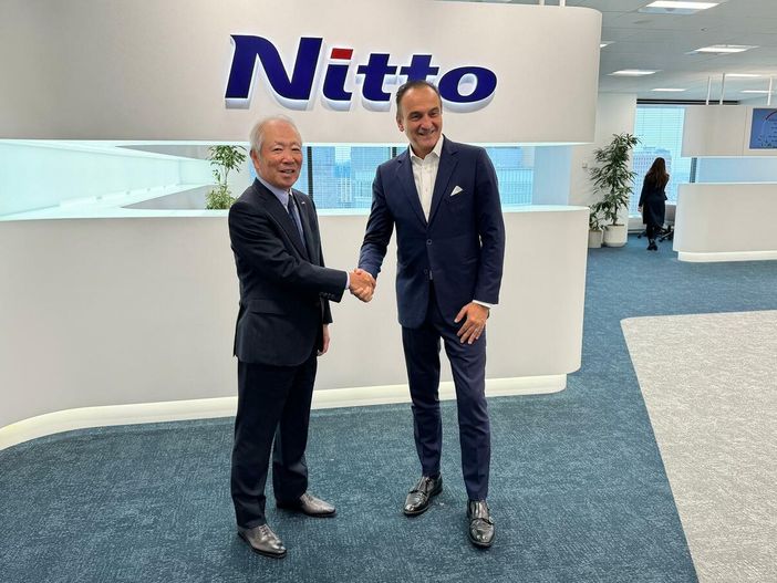 Incontro in terra giapponese tra Alberto Cirio e Hideo Takasaki, il ceo di Nitto Denko