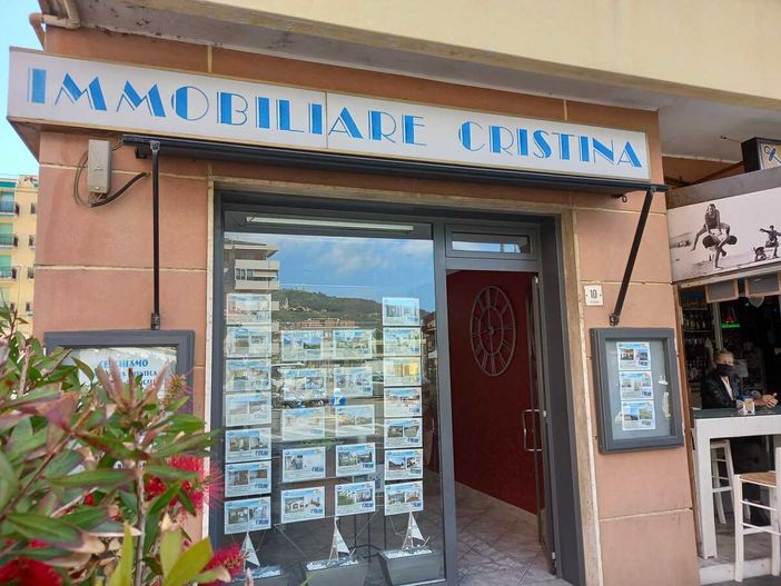 Immobiliare Cristina: storica agenzia di Andora specializzata in case al mare e immobili di pregio