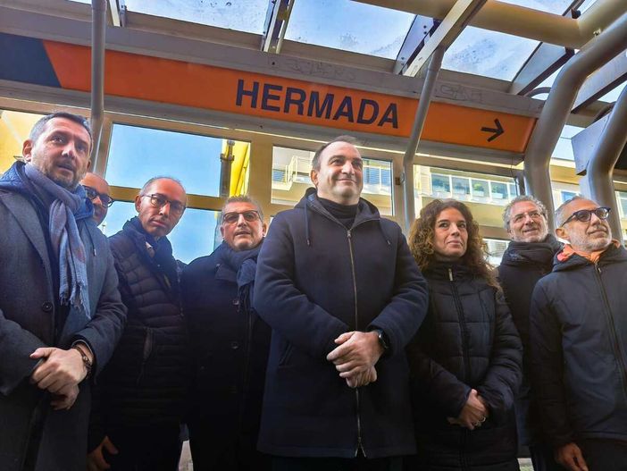 Da lunedì il tram 3 torna a fare capolinea in piazza Hermada