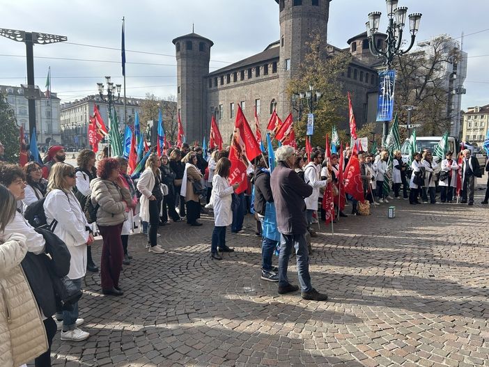 Farmacie private, trattativa bloccata con Federfarma: Torino scende in piazza