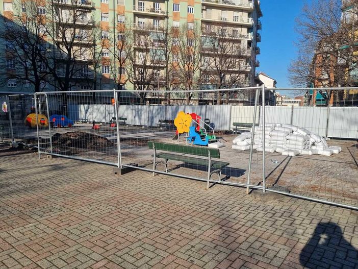 Area giochi di piazza Mattirolo, lavori in ritardo: la riapertura slitta a gennaio Area giochi di piazza Mattirolo, lavori in ritardo: la riapertura slitta a gennaio