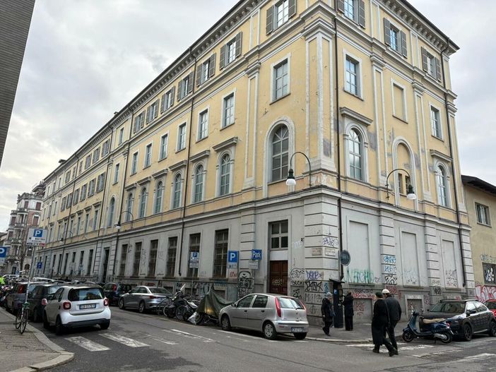 Il liceo Volta di via Juvarra Il liceo Volta di via Juvarra