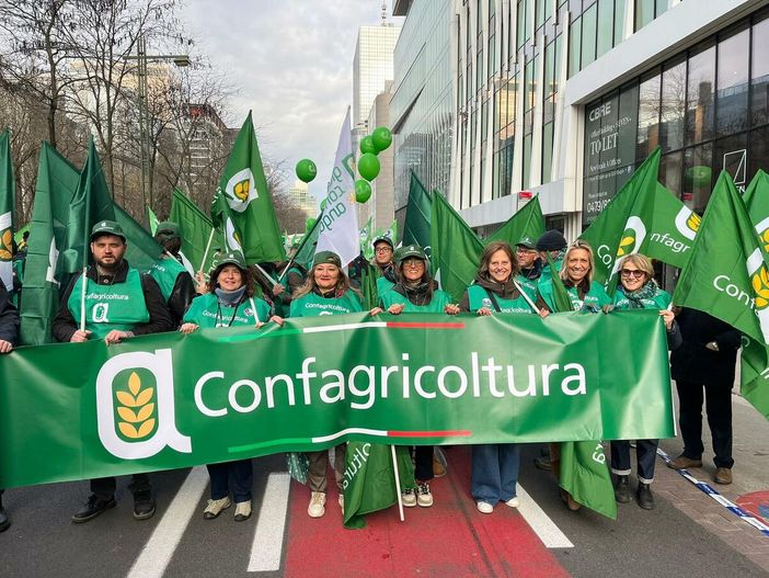 Pac, Mercosur e Green Deal, Confagricoltura in piazza a Bruxelles con gli agricoltori europei contro le politiche miopi dell'Ue Pac, Mercosur e Green Deal, Confagricoltura in piazza a Bruxelles con gli agricoltori europei contro le politiche miopi dell'Ue