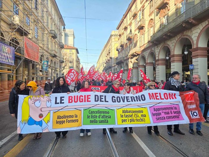 La Cgil si mette in marcia "contro le bugie del governo Meloni" La Cgil si mette in marcia "contro le bugie del governo Meloni"