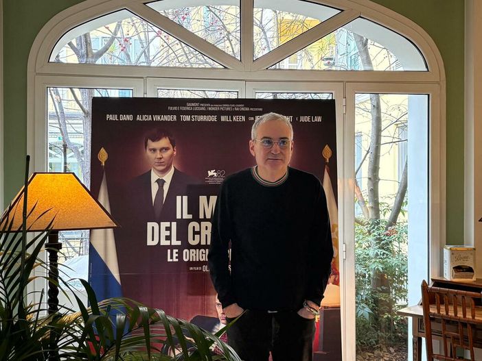 Olivier Assayas: “Non credo Putin vedrà il film, comunque non si riconoscerebbe” Olivier Assayas: “Non credo Putin vedrà il film, comunque non si riconoscerebbe”