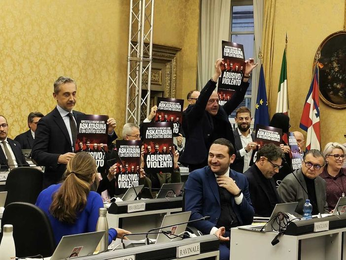 Protesta contro Askatasuna in Regione