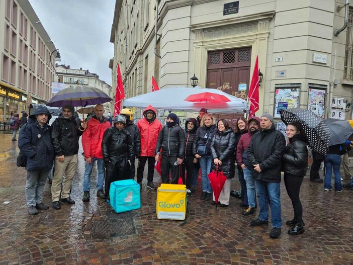 Protesta dei rider per avere tutele e diritti
