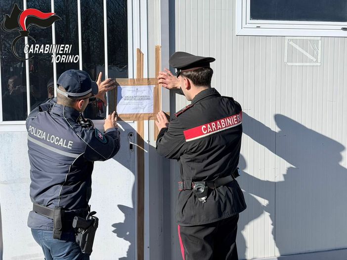 Case abusive nel campo nomadi: cinque denunciati a Settimo Torinese