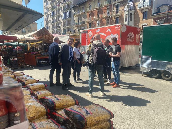 Il sopralluogo della Circoscrizione 5 al mercato