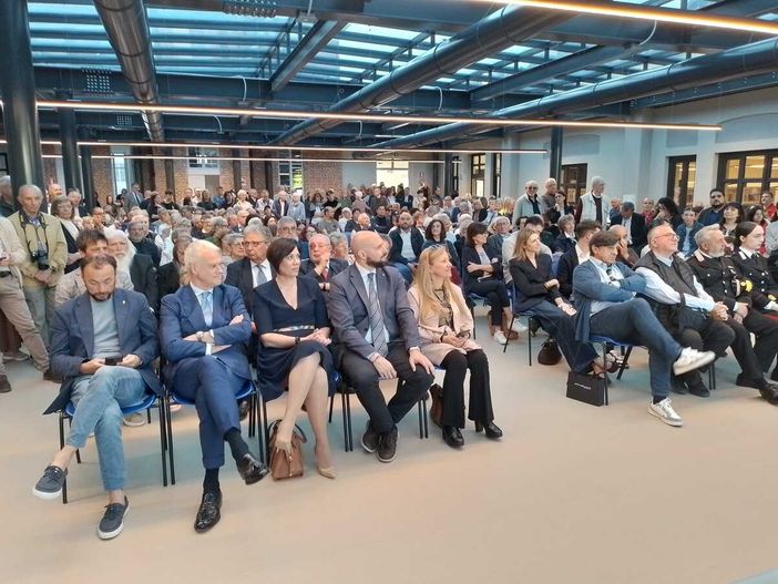 Parterre de roi per l'inaugurazione del nuovo polo culturale di Trofarello