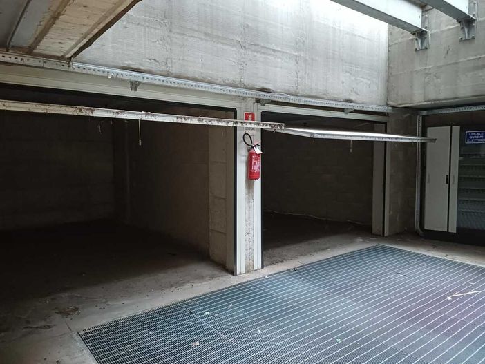 82 box auto inutilizzati: problema sicurezza in corso Umbria