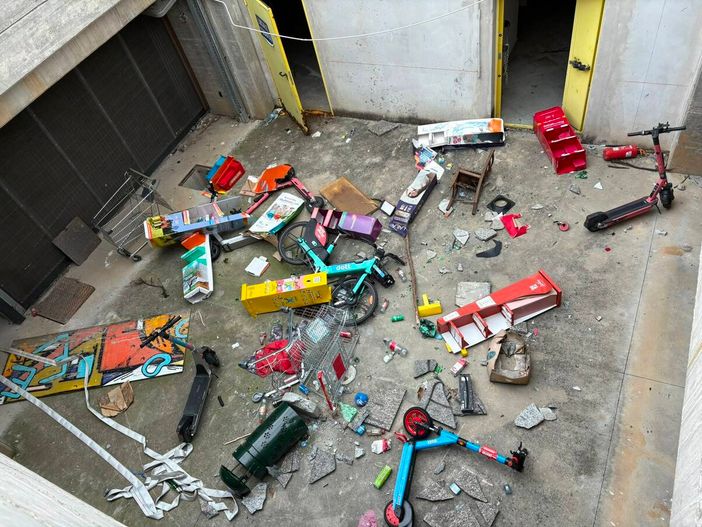 L'incresciosa situazione dei box di piazzale Santi Apostoli
