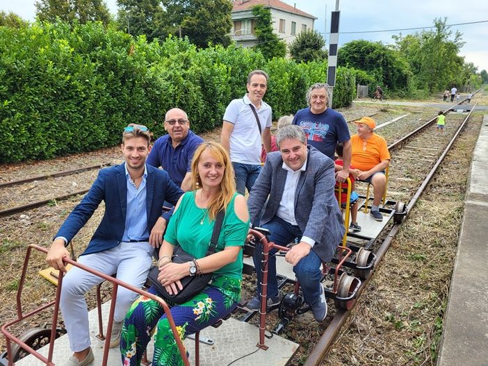 Gianluca Gavazza: "Grande successo per l’iniziativa dei ferrocicli sulla linea Chivasso-Asti" Gianluca Gavazza: "Grande successo per l’iniziativa dei ferrocicli sulla linea Chivasso-Asti"