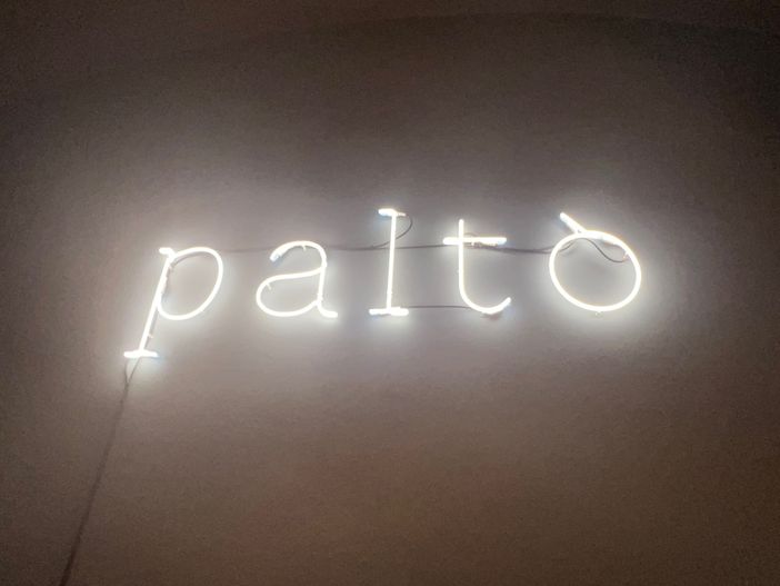 Un ambiente informale e rilassato: qualche dettaglio da migliorare Un ambiente informale e rilassato: qualche dettaglio da migliorare