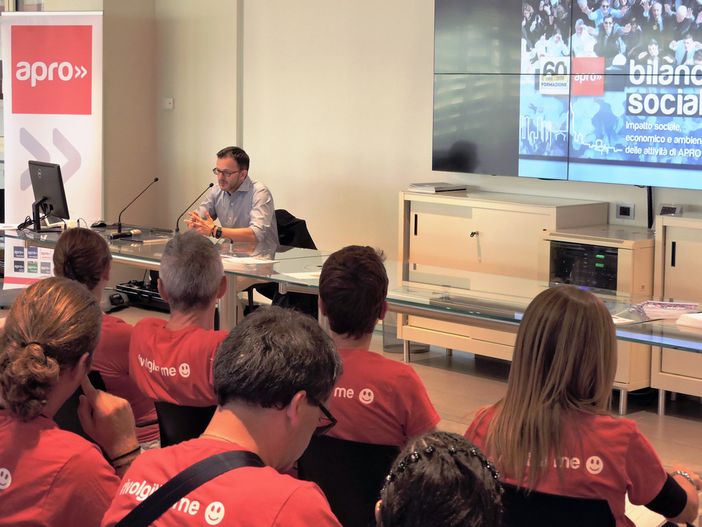 E-trainers: sviluppare nuove attività educative in 9 lingue