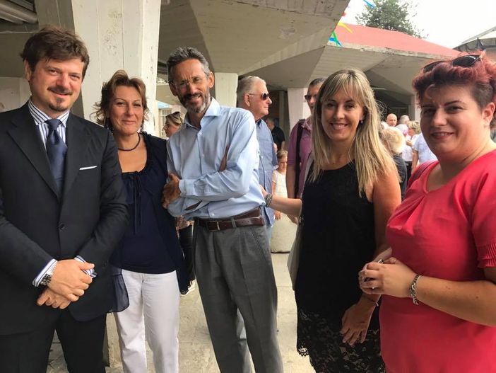Torino: a 20 anni dalla scomparsa, è stata affissa una targa in ricordo della farmacista storica di Falchera Maria Grazia Monti Torino: a 20 anni dalla scomparsa, è stata affissa una targa in ricordo della farmacista storica di Falchera Maria Grazia Monti