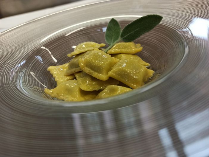 Agnolotti di carne burro e salvia Agnolotti di carne burro e salvia