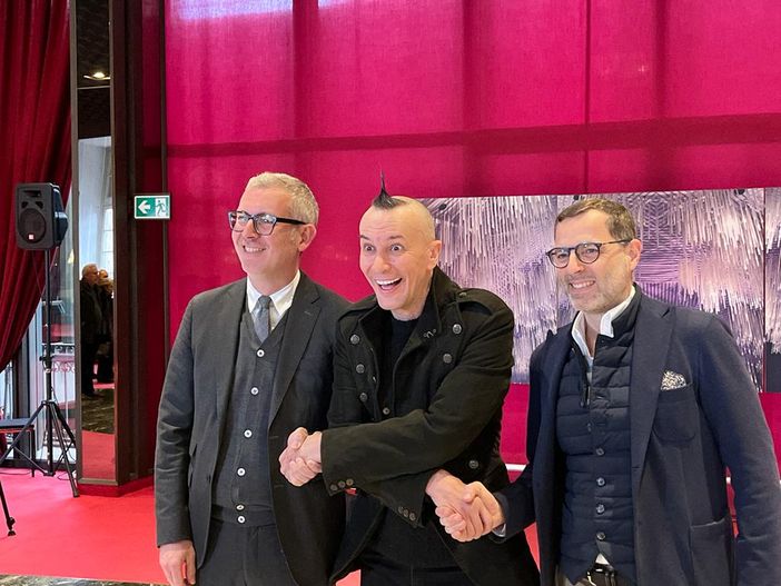 Arturo Brachetti in scena al Regio: &quot;Feci la comparsa nella Carmen a 17 anni, ora sarò la duchessa di Krackentorp&quot; [VIDEO]