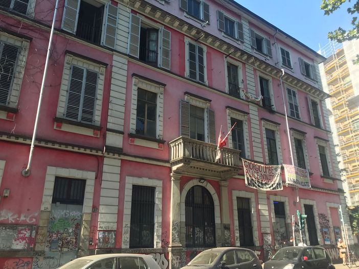 Il centro sociale di Corso Regina Margherita &quot;Askatatsuna&quot;