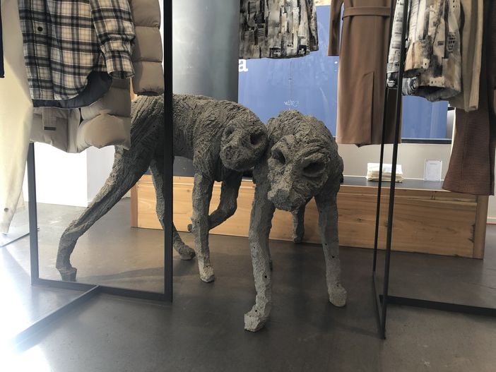 Da Aspesi è arrivato il  Branco di Paolo Grassino