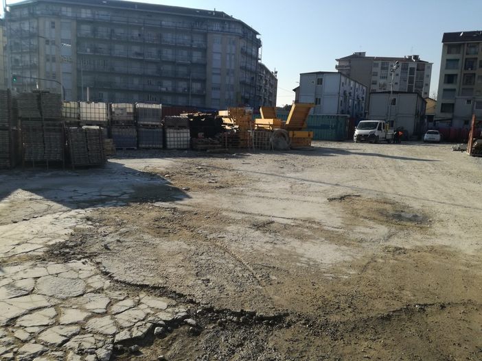 Piazza Bengasi: cambia l'impresa al cantiere, ma i lavori (per ora) restano fermi Piazza Bengasi: cambia l'impresa al cantiere, ma i lavori (per ora) restano fermi