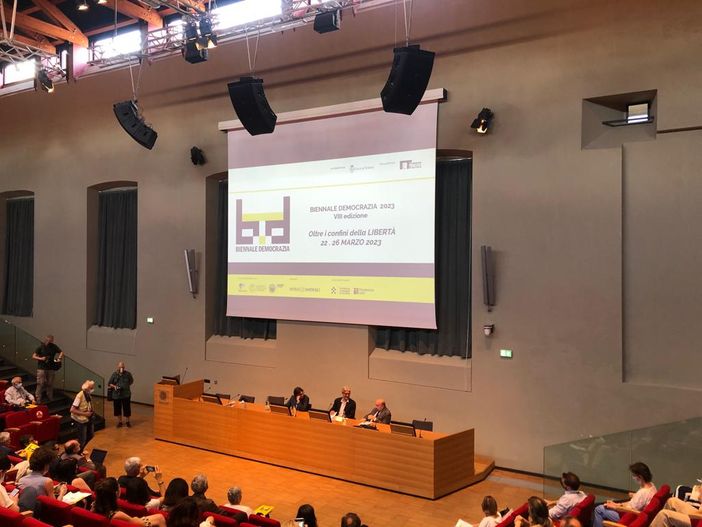 presentazione biennale democrazia