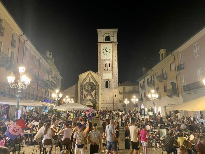 Chivasso, grande successo per i "Saldi in Musica"