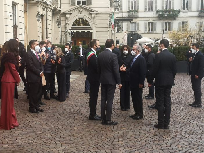 Il sindaco Stefano Lo Russo e il governatore Alberto Cirio con il capo dello Stato, Sergio Mattarella