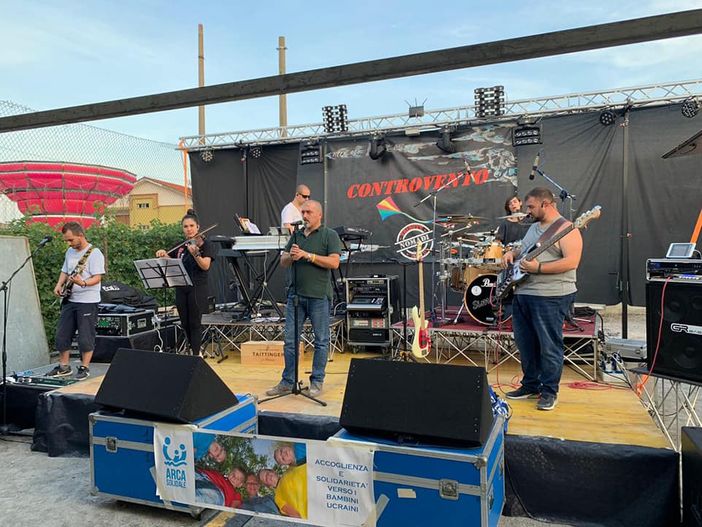 A Chivasso, tutti pronti a cantare le canzoni dei Nomadi con i Controvento A Chivasso, tutti pronti a cantare le canzoni dei Nomadi con i Controvento