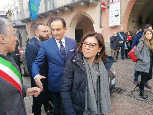 Cirio e Gabusi scrivono alla ministra De Micheli: "Sollecitiamo nomina commissari per completamento grandi opere strategiche" Cirio e Gabusi scrivono alla ministra De Micheli: "Sollecitiamo nomina commissari per completamento grandi opere strategiche"