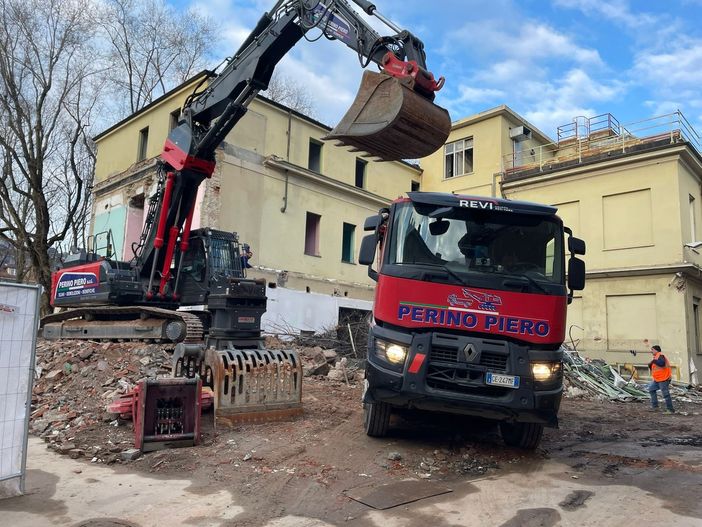 Il furto nel cantiere dell'ex Maria Adelaide Il furto nel cantiere dell'ex Maria Adelaide
