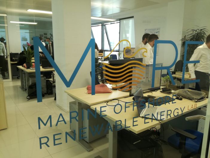 Torino cerca l'onda giusta: per le nuove energie la ricerca si affaccia sul mare. Il ministro Manfredi: &quot;Colmiamo il gap con gli altri Paesi&quot;