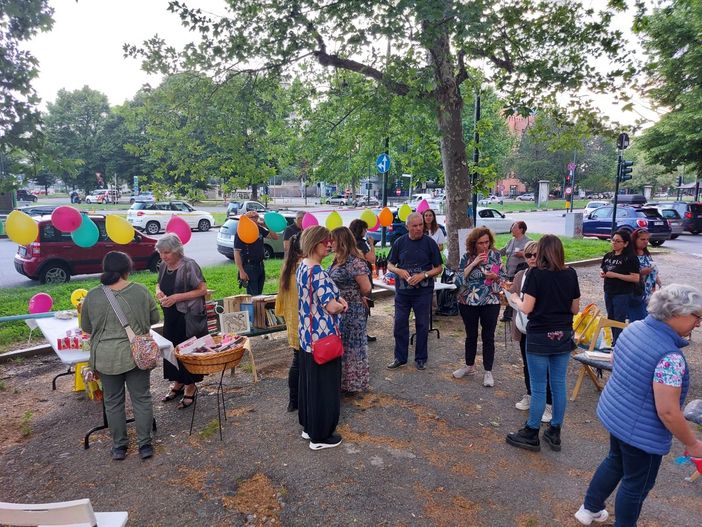 Successo per la Festa dei Vicini in piazza Cattaneo: piantumati anche alberi