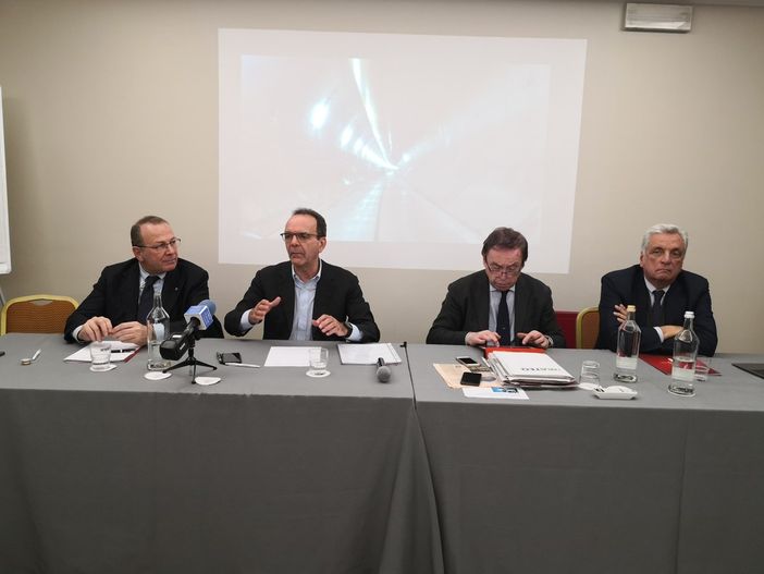 Giachino: "Il Centrodestra unito proponga un patto per il futuro alle imprese, ai sindacati, alle forze sociali e alle Università del Piemonte"