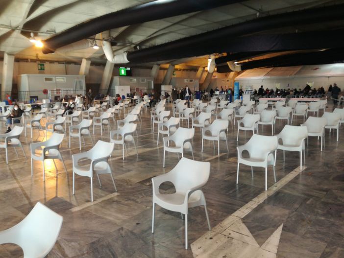 sedie sala d'attesa Hub Valentino sedie sala d'attesa Hub Valentino