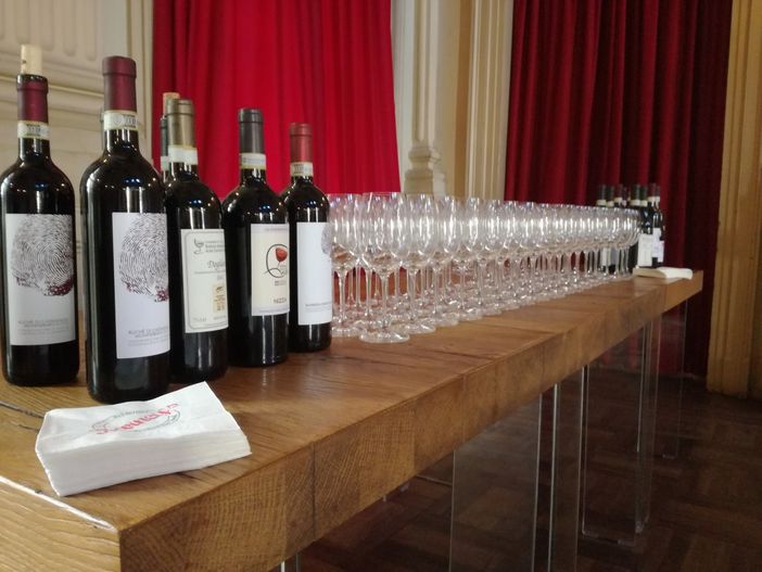 Torino si gode le sue eccellenze da bere e brinda insieme a tutto il Piemonte Torino si gode le sue eccellenze da bere e brinda insieme a tutto il Piemonte