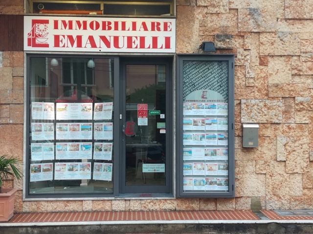 Agenzia Immobiliare Emanuelli: da oltre 30 anni si occupa di compravendita di immobili con serietà e professionalità