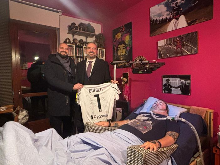 Pedrini e Marrone con la maglia della Juve per Danilo Pedrini e Marrone con la maglia della Juve per Danilo