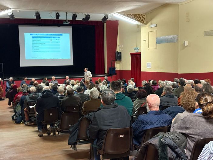 In 200 all'assemblea sul futuro del Maria Vittoria In 200 all'assemblea sul futuro del Maria Vittoria