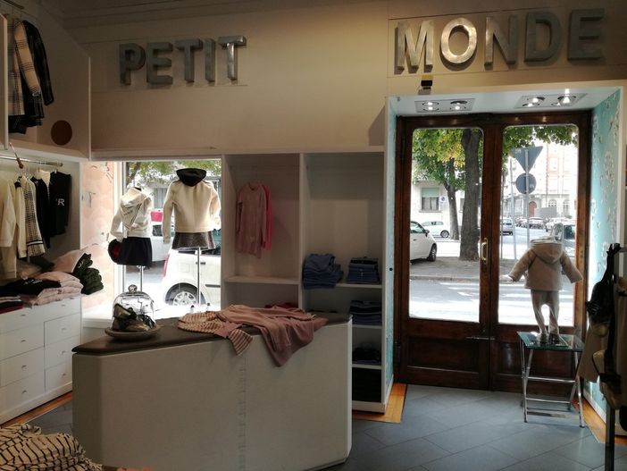Petit Monde: il negozio che dal 1969 veste i torinesi Petit Monde: il negozio che dal 1969 veste i torinesi