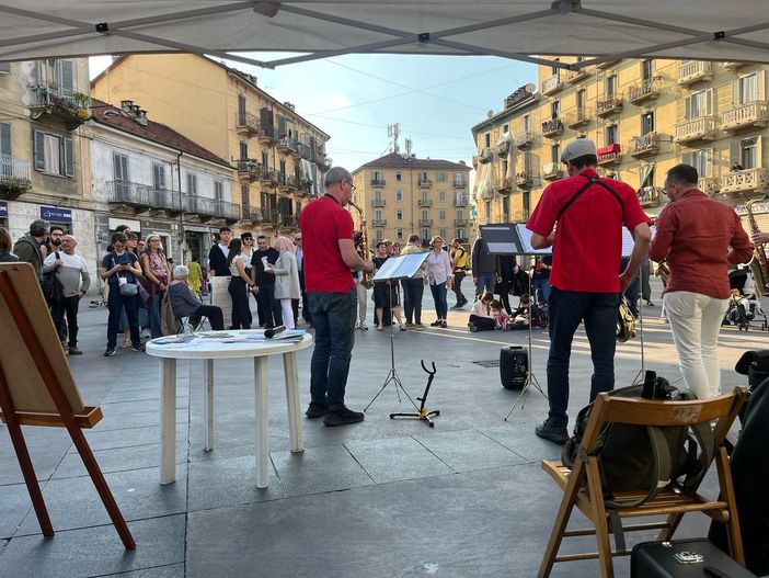 "Piazza Foroni Jazz Festival": arte e cultura 'suonano' il riscatto di Barriera "Piazza Foroni Jazz Festival": arte e cultura 'suonano' il riscatto di Barriera