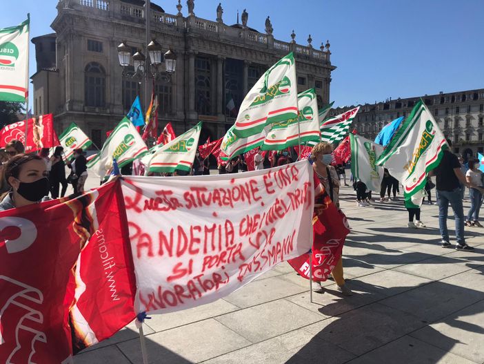 Gli addetti alle pulizie degli ospedali sul piede di guerra: &quot;Dimenticati anche durante il Covid&quot; [FOTO E VIDEO]