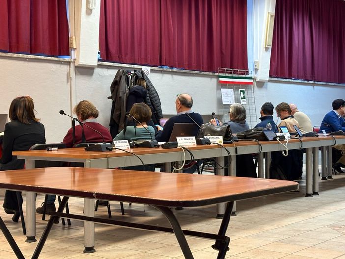 La protesta dei consiglieri di opposizione della Circoscrizione 2 La protesta dei consiglieri di opposizione della Circoscrizione 2