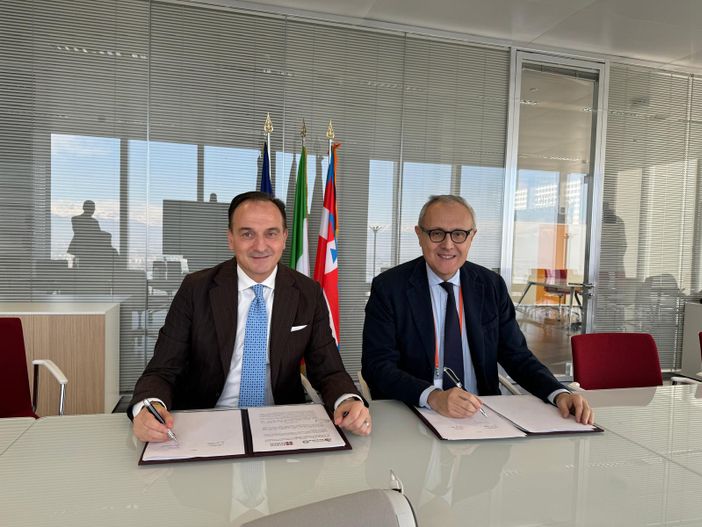 La firma della convenzione tra Regione e Agenzia delle Entrate La firma della convenzione tra Regione e Agenzia delle Entrate