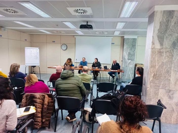 Una rete a sostegno delle persone in situazione di sovraindebitamento Una rete a sostegno delle persone in situazione di sovraindebitamento