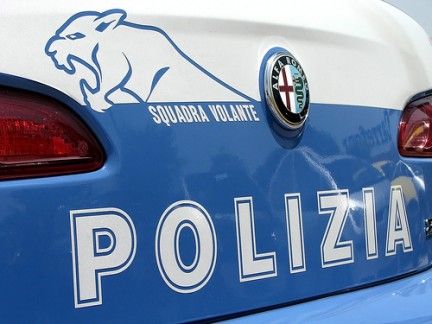 Giovane donna arrestata per rapina