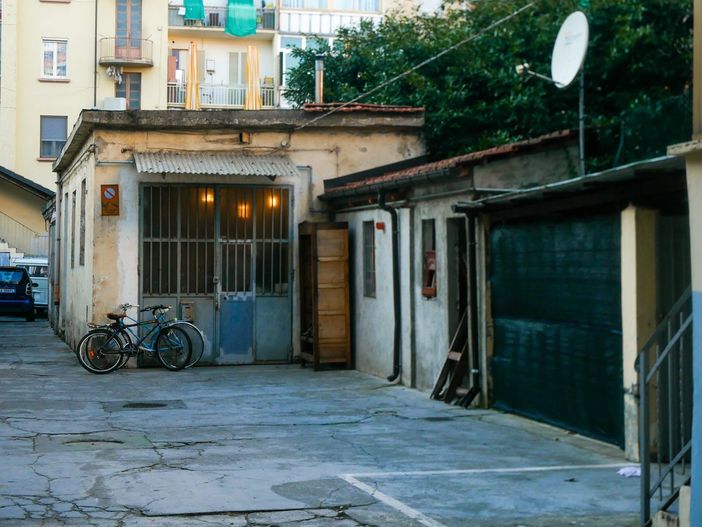 Le antiche botteghe splendono di nuova luce