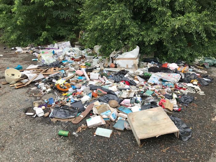 Vallette e Continassa sommerse dalle discariche abusive, Magliano: "Fototrappole per contrastare il fenomeno" Vallette e Continassa sommerse dalle discariche abusive, Magliano: "Fototrappole per contrastare il fenomeno"