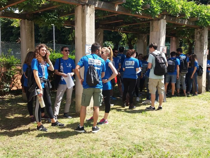 Vince chi differenzia più rifiuti: al via la gara tra studenti sulle rive del Po (FOTO) Vince chi differenzia più rifiuti: al via la gara tra studenti sulle rive del Po (FOTO)