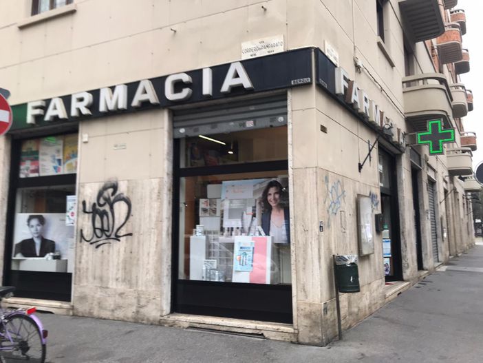 Tamponi rapidi in farmacia? Serve pazienza: “Il servizio non parte oggi, ma da lunedì”